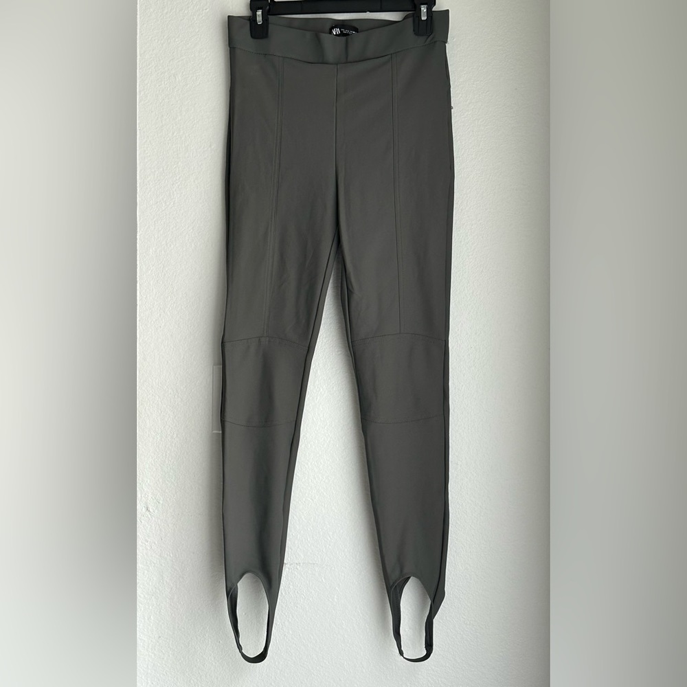 Gray pants from Zara